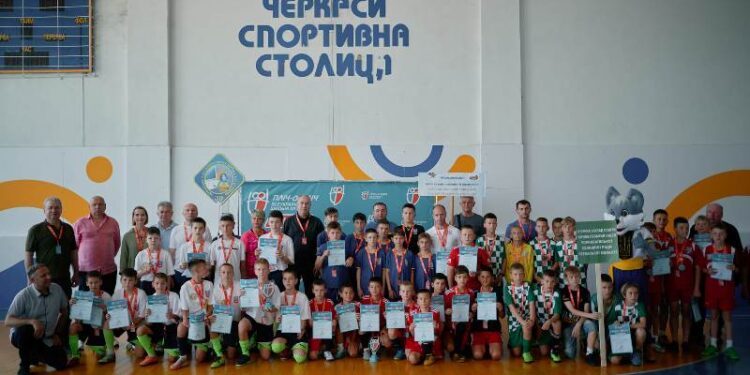 Шкільні ліги: черкаські футзалісти вибороли путівку на нацзмагання   – Новости Черкасс