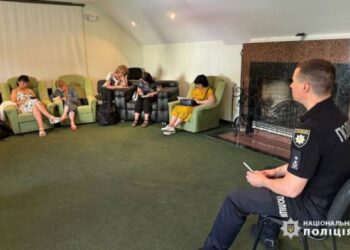 У Черкасах поліцейські-психологи провели тренінг з операторами лінії «102» — Новости Черкасс