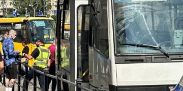 У Львові маршрутка збила дитину: 11-річний хлопчик помер у реанімації