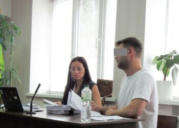 У Миколаєві відправили під варту підозрюваних у продажі автівок для ЗСУ