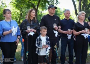 У Миколаєві вшанували пам’ять дітей, які загинули внаслідок збройної агресії рф проти України » Миколаївський Оглядач