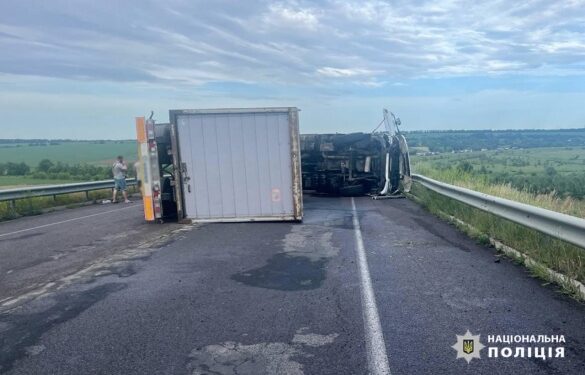 У поліції повідомили деталі аварії на Уманщині, через яку був перекритий рух транспорту