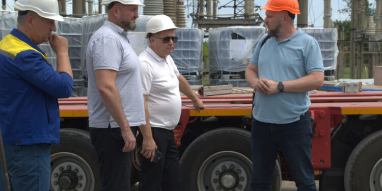 У Запоріжжі продовжують ремонт на підстанції, яка постраждала через обстріл | Новости Запорожья