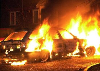 В Одесі підлітки підпалюють авто військових: знайдено російський слід