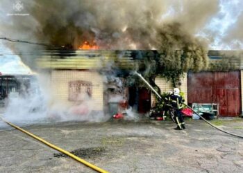 В Умані рятувальники ліквідували пожежу  — Новости Черкасс
