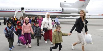 З окупованих регіонів Херсонщини росіяни планують вивезти  на “оздоровлення” понад дві тисячі дітей