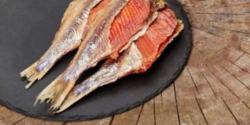 Жителька Золотоніщини з’їла рибу, яку купила біля автотраси, та захворіла на ботулізм