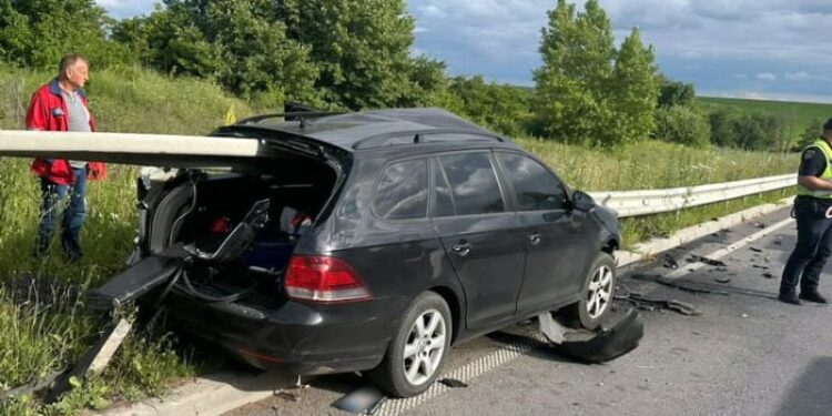 Зіткнення з відбійником стало фатальним для 36-річної жінки —Хмельнитчина