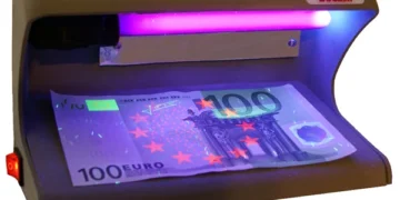 Секрети детекторів валют: як вони працюють і чому їх варто використовувати