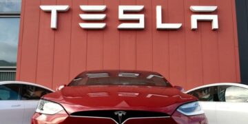 Акції Tesla за добу впали на майже 10% – Экономика