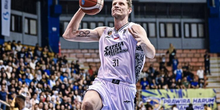 Артем Пустовий набрав 23 очка в матчі плей-оф чемпіонату Індонезії – Федерація баскетболу України