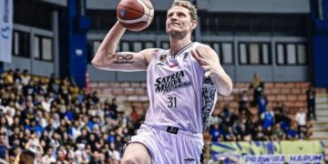 Артем Пустовий оформив дабл-дабл у півфіналі плей-оф чемпіонату Індонезії – Федерація баскетболу України