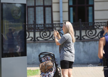 Біля будівлі Запорізької міської ради запрацював цифровий меморіал у пам’ять про загиблих захисників – фото та відео | Новости Запорожья