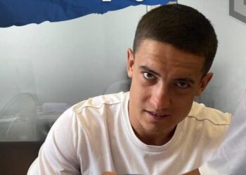 Чайка оголосила про перехід двох гравців