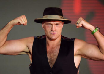 Фьюри назвал боксера, который будет доминировать в супертяжелом весе – Спорт ):Бокс