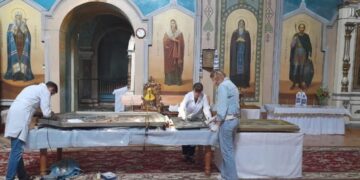 Ікони Миколаївського собору у Кременці реставрують львів’яни