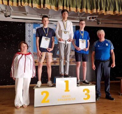 Юний миколаївський спортсмен Матвєй Колєсніков – триразовий призер чемпіонату України з шашок-100 » Миколаївський Оглядач