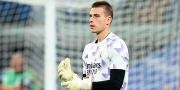 Лунин не может определиться со своим будущим в «Реале»