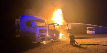 На Черкащині горіли вантажівки та причіп