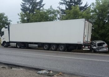 На Черкащині сталася ДТП між вантажівкою та легковим авто, у якому були четверо дітей