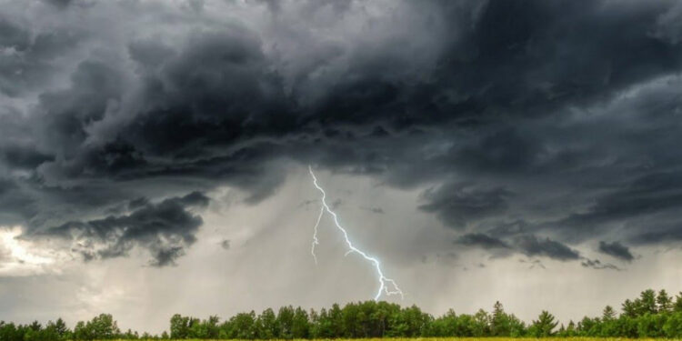 На Прикарпатті оголосили штормове попередження