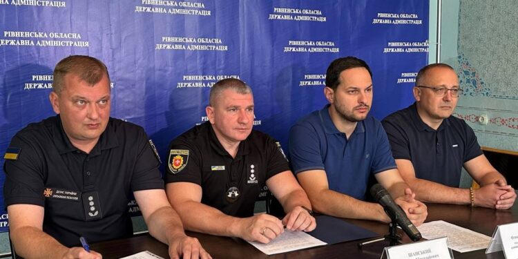 На Рівненщині розглядають кілька версій смертельної ДТП, де загинули 14 людей