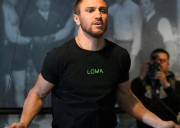 Названа причина, почему Ломаченко отказался от боя с Дэвисом – Спорт ):Бокс