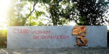 Пам’ятники на Полтавщині знесуть: перелік- ПОЛТАВА СЬОГОДНІ