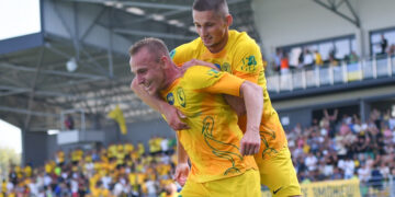 Першим учасником фінального матчу за право грати в УПЛ став «Лівий Берег»