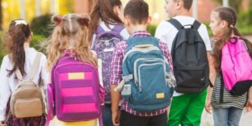Початок шкільного року з 19 серпня у Львові: чому міська влада іде проти держави