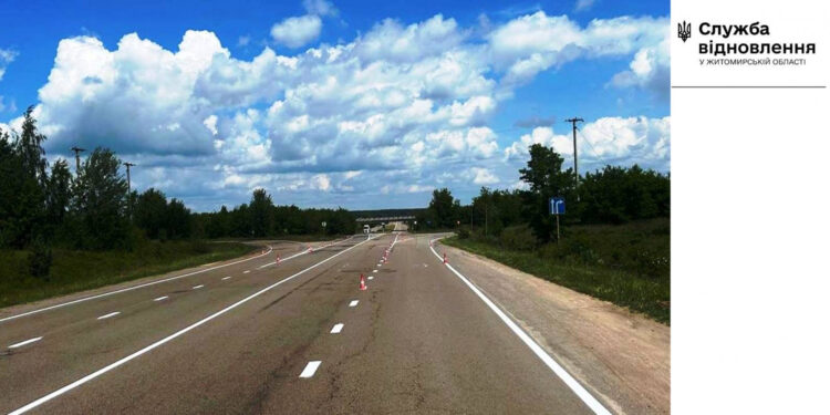 Поновили розмітку на понад 400 кілометрах державних доріг Житомирщини | Журнал Житомира