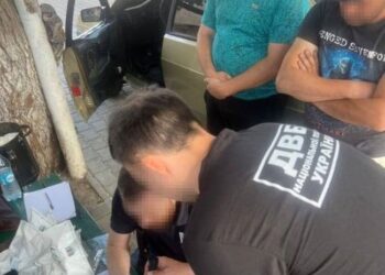 Правоохоронець допомагав військовозобов’язаним незаконно перетнути кордон