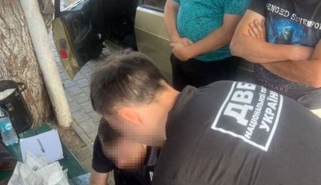 Правоохоронець допомагав військовозобов’язаним незаконно перетнути кордон