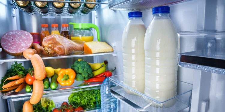 Прикарпатцям розповіли, як зберігати продукти у спеку під час вимкнень електроенергії