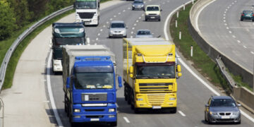 Тепловий режим для пересування вантажівок триває на дорогах Житомирщини | Журнал Житомира