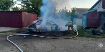 У Черкаському районі горіли дві автівки 