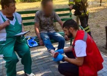 У Миколаєві співробітники ДСНС врятували чоловіка, який перевалився за балкон » Миколаївський Оглядач