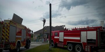 У селі Цвітоха палав старостат: у нього влучила блискавка —Хмельнитчина