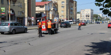 У Запоріжжі ремонтують дорогу на проспекті Соборному | Новости Запорожья