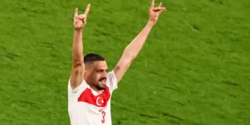 УЕФА вынес вердикт Беллингему и Демиралю по скандальным эпизодам в матчах 1/8 финала Евро-2024