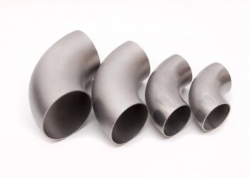 Все о стальных отводах: разнообразие видов и их использование в промышленности