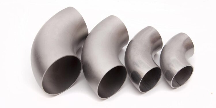 Все о стальных отводах: разнообразие видов и их использование в промышленности