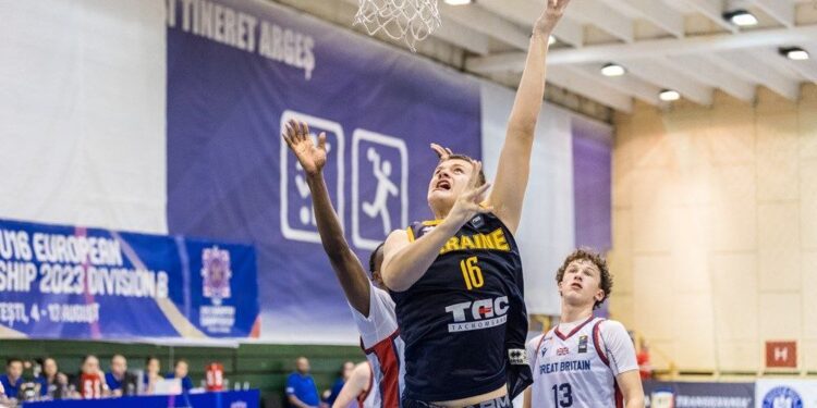 В’ячеслав Окунський: Досягнення батька мотивують мене провести ще кращу кар’єру – Федерація баскетболу України