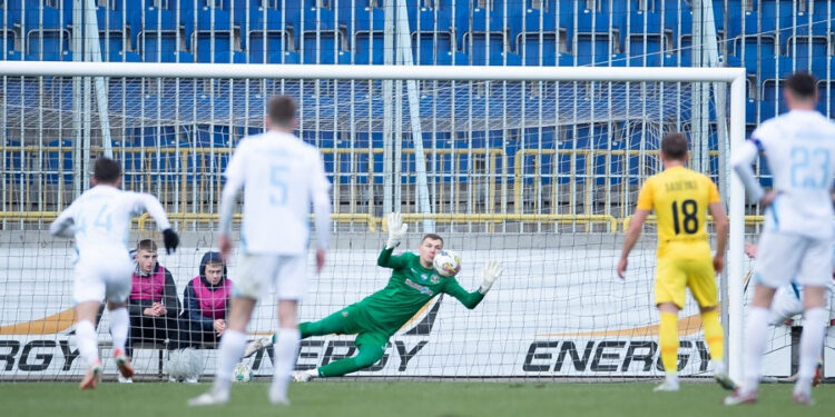 Євгеній Волинець довів кількість виграних пенальтійських дуелей до двозначного числа