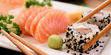 З чим подають суші: Соуси, напої, страви