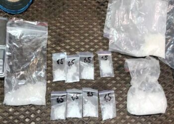 Заробляли по півмільйона на місяць: на Миколаївщині затримали торговців зброєю та наркотиками