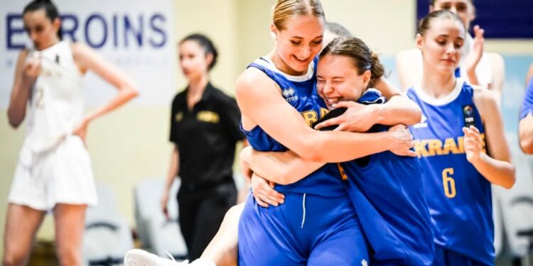 Жіноча збірна U-20 стартувала на Євробаскеті з впевненої перемоги над господарками – Федерація баскетболу України