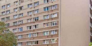 1 кв. м гуртожитку Львівської політехніки орендуватимуть за 10 тис.