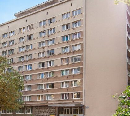 1 кв. м гуртожитку Львівської політехніки орендуватимуть за 10 тис.