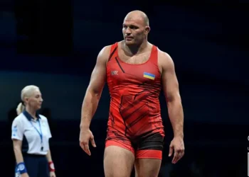 Хоцянівський отримав шанс вийти у бронзовий фінал через втішні сутички | Боротьба |